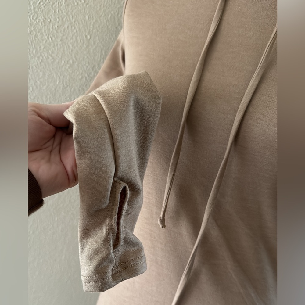 Fitted hooded side zipper maxi dress - Picture 5 of 11